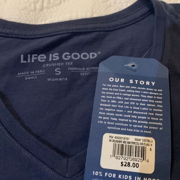 Life is good crusher watercolor flag T-shirt. Small - Picture 5 of 9